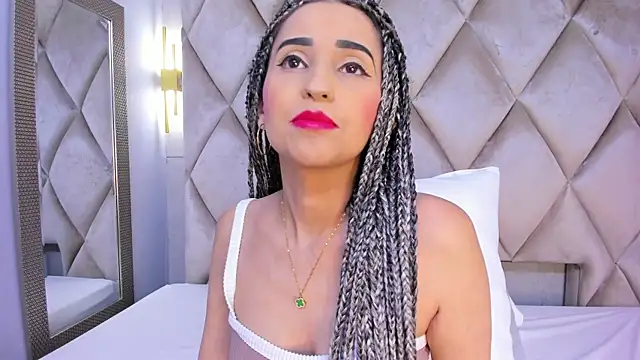 violett rabbit  online show from December 5, 8:05 pm