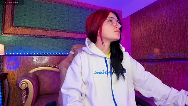 Snapshot of Ale_sweety_ chatting on November 28, 12:19 pm Ale sweety online show from November 28, 12:19 pm