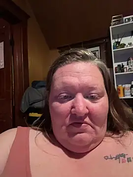 cuteandsassy85 online show from October 26, 12:16 am