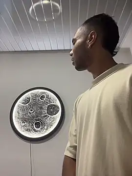 Snapshot of Hot2gether69 chatting on November 22, 12:20 am Hot2gether69 online show from November 22, 12:20 am