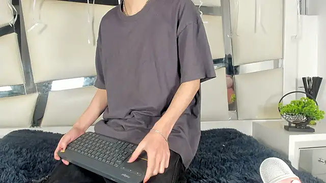 Snapshot of Genesis_ask chatting on November 17, 3:34 am Genesis ask online show from November 17, 3:34 am