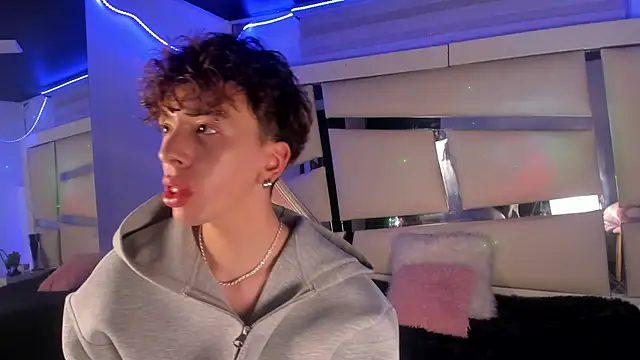 Snapshot of Genesis_ask chatting on November 28, 3:20 am Genesis ask online show from November 28, 3:20 am