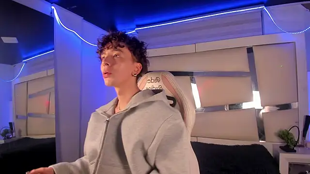 Snapshot of Genesis_ask chatting on December 2, 3:45 am Genesis ask online show from December 2, 3:45 am