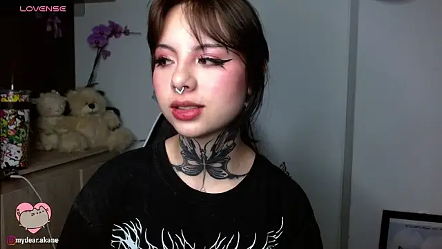 Snapshot of Akane_bellow chatting on December 14, 10:25 pm Akane bellow online show from December 14, 10:25 pm