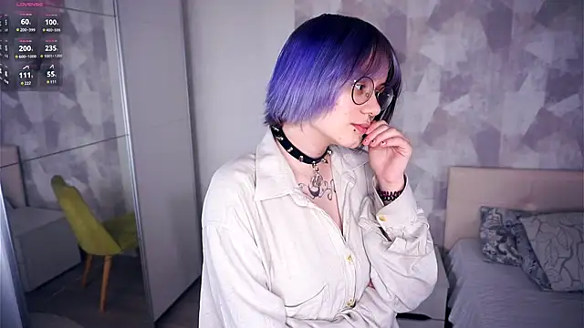 KellePourier online show from November 7, 7:25 pm