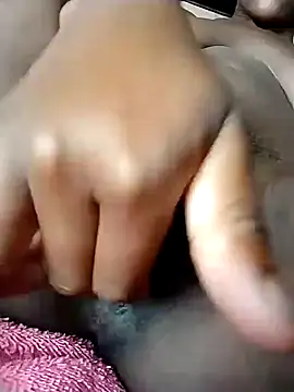 Snapshot of Blondecurv24 chatting on December 4, 9:07 am Blondecurv24 online show from December 4, 9:07 am