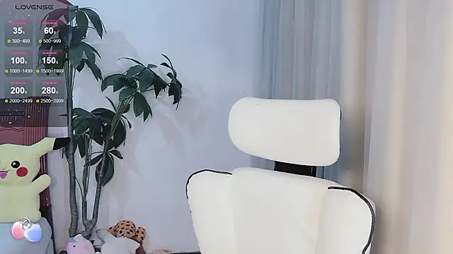 Snapshot of Tangt- chatting on November 29, 6:27 am Tangt- online show from November 29, 6:27 am