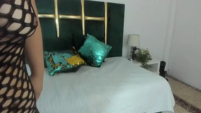 Snapshot of SeleniHot chatting on October 29, 1:35 pm SeleniHot online show from October 29, 1:35 pm