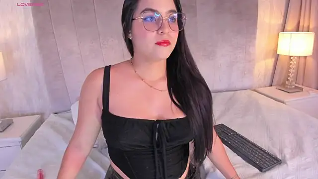 Snapshot of Melanie_hillz chatting on April 24, 8:44 pm Melanie hillz online show from April 24, 8:44 pm
