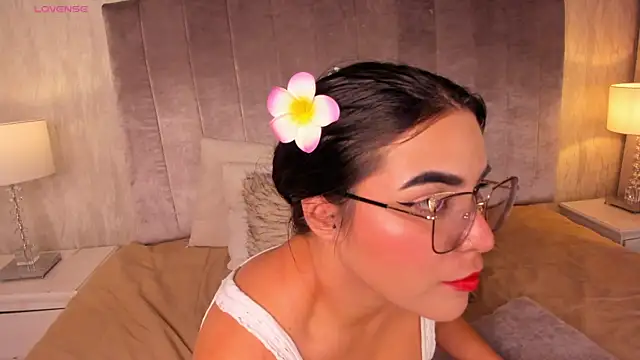 Snapshot of Melanie_hillz chatting on May 21, 12:06 am Melanie hillz online show from May 21, 12:06 am