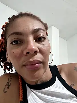 Snapshot of leona_sumiza chatting on October 28, 8:33 pm leona sumiza online show from October 28, 8:33 pm