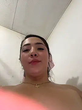 Snapshot of Hannahpradaa_ chatting on November 5, 12:21 am Hannahpradaa online show from November 5, 12:21 am