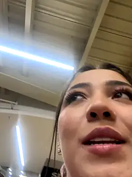 Snapshot of Hannahpradaa_ chatting on November 12, 12:00 am Hannahpradaa online show from November 12, 12:00 am