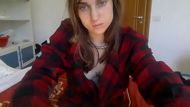 SinnEmily online show from April 7, 9:21 am