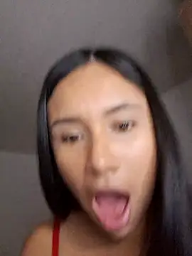 Snapshot of DollyRouse chatting on November 23, 4:34 am DollyRouse online show from November 23, 4:34 am