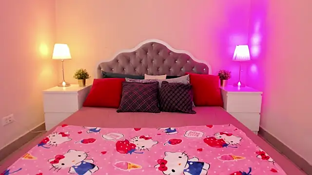 Snapshot of gracieave chatting on November 11, 1:16 am gracieave online show from November 11, 1:16 am