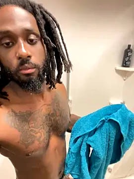 Snapshot of TheRealKnottiHead chatting on November 28, 9:28 pm TheRealKnottiHead online show from November 28, 9:28 pm