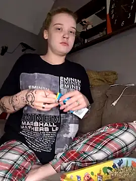 mattiethebaddieee online show from November 25, 7:25 pm