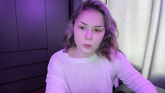 sophia lix online show from December 16, 5:01 am