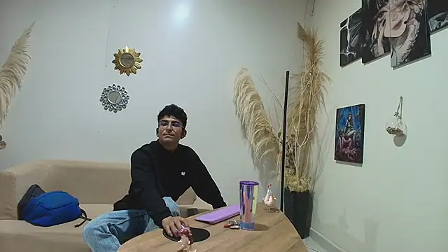 Snapshot of SexyAndresito22 chatting on November 5, 5:29 am SexyAndresito22 online show from November 5, 5:29 am