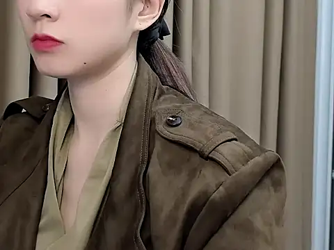 Snapshot of lvy-002 chatting on November 12, 2:34 am lvy-002 online show from November 12, 2:34 am