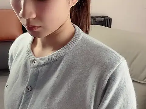 Snapshot of lvy-002 chatting on December 5, 2:25 pm lvy-002 online show from December 5, 2:25 pm