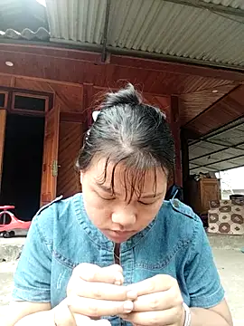 Snapshot of Smay69_ chatting on October 31, 3:29 am Smay69 online show from October 31, 3:29 am