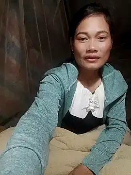 Snapshot of doggy-00 chatting on November 16, 8:36 pm doggy-00 online show from November 16, 8:36 pm