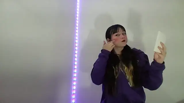 Snapshot of My_Meloddy chatting on December 4, 12:14 pm My Meloddy online show from December 4, 12:14 pm