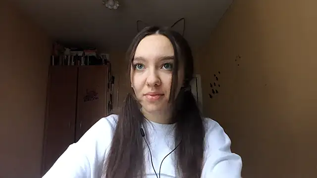 Snapshot of Kimixoo chatting on November 8, 9:53 am Kimixoo online show from November 8, 9:53 am