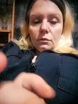 Snapshot of Lana-murr chatting on December 15, 6:56 pm Lana-murr online show from December 15, 6:56 pm