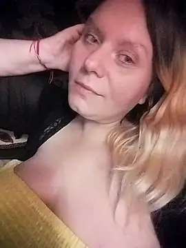 Snapshot of Lana-murr chatting on December 18, 4:46 pm Lana-murr online show from December 18, 4:46 pm