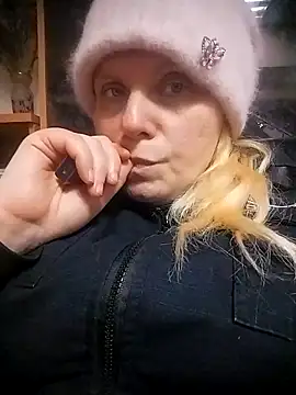 Snapshot of Lana-murr chatting on February 18, 7:21 pm Lana-murr online show from February 18, 7:21 pm