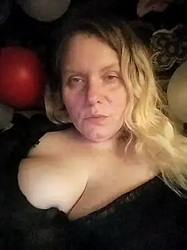 Snapshot of Lana-murr chatting on February 19, 8:16 pm Lana-murr online show from February 19, 8:16 pm