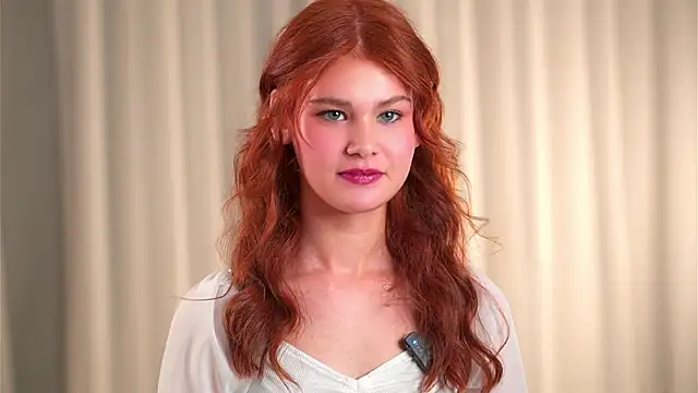 Snapshot of YettaCalabria chatting on November 9, 11:30 am YettaCalabria online show from November 9, 11:30 am