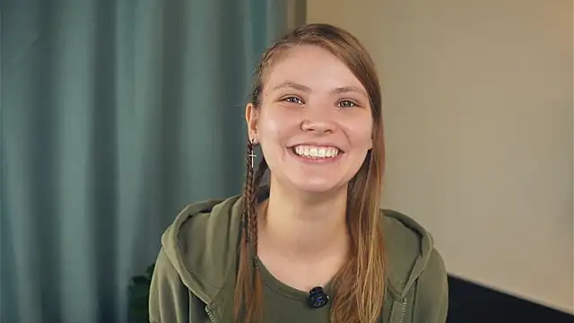 YoshieGradney online show from October 28, 8:18 am