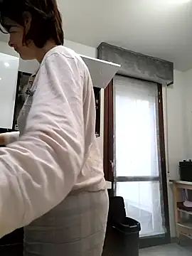 Piediniecollant online show from January 9, 7:55 am