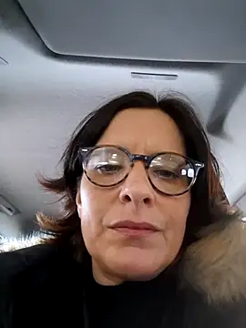 Piediniecollant online show from January 14, 11:05 am