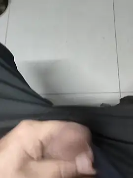 Snapshot of centro6891 chatting on December 3, 3:21 pm centro6891 online show from December 3, 3:21 pm