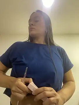 Snapshot of AmberrMoore_ chatting on November 30, 12:42 pm AmberrMoore online show from November 30, 12:42 pm