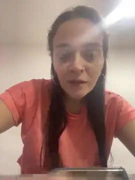 Snapshot of AmberrMoore_ chatting on December 14, 12:43 pm AmberrMoore online show from December 14, 12:43 pm