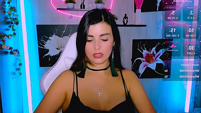 Snapshot of NestiSharm chatting on November 16, 9:37 am NestiSharm online show from November 16, 9:37 am