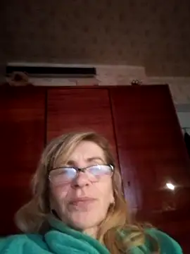 Snapshot of Georgette466 chatting on December 14, 9:03 am Georgette466 online show from December 14, 9:03 am