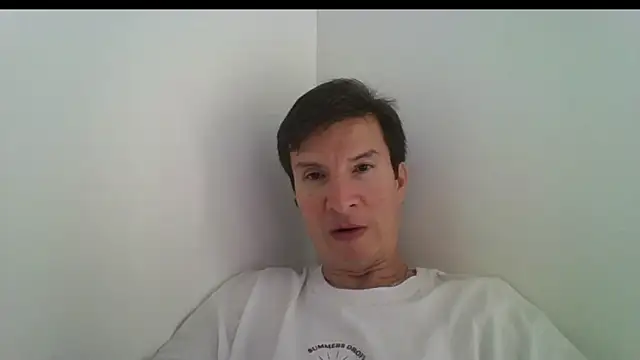 Snapshot of carliesexyman chatting on November 6, 3:02 pm carliesexyman online show from November 6, 3:02 pm