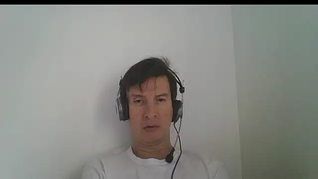 Snapshot of carliesexyman chatting on November 18, 2:32 pm carliesexyman online show from November 18, 2:32 pm