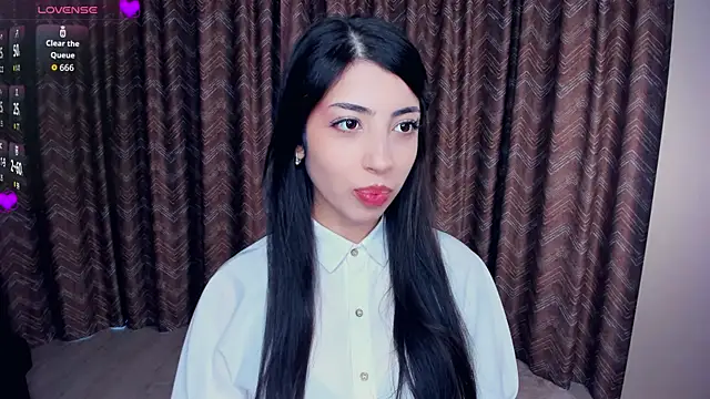 Snapshot of TonjaNeace chatting on November 18, 6:07 am TonjaNeace online show from November 18, 6:07 am