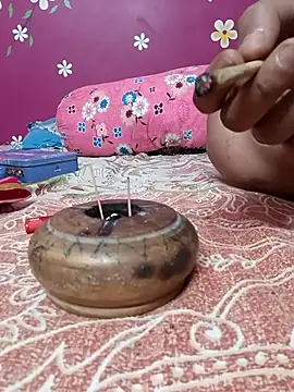 Snapshot of Laal_Parilove chatting on November 1, 8:22 pm Laal Parilove online show from November 1, 8:22 pm