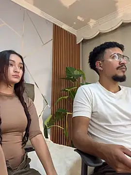 Snapshot of Noa_N_Luxy chatting on November 11, 4:01 am Noa N Luxy online show from November 11, 4:01 am