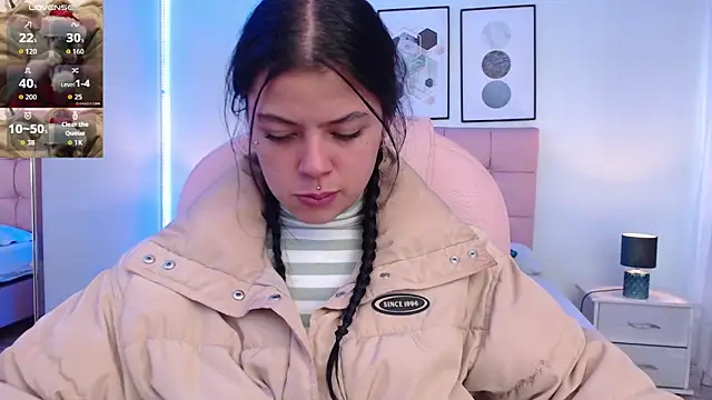 KikiVelvet online show from November 28, 5:04 pm