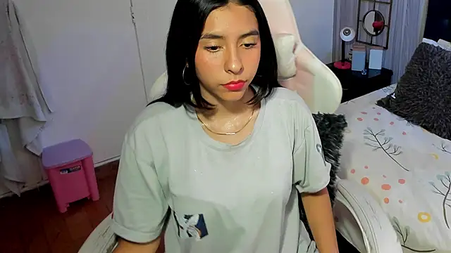 Snapshot of shirley_sweet_ chatting on October 31, 7:48 pm shirley sweet  online show from October 31, 7:48 pm